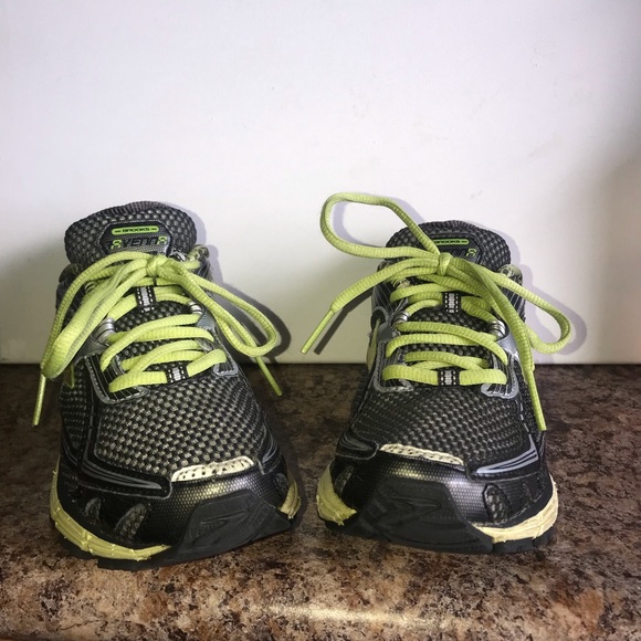 Brooks Revenna 3 Running shoe women’s size 5.5 - Picture 3 of 8